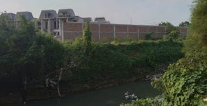 Tak Ada Plank PBG, Komplek Elit di Helvetia di Bangun di Atas Aset Negara Dekat Pinggiran Sungai