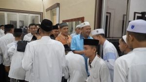 Syah Afandin Sholat Tarawih Bersama Santri Ulumul Qur’an