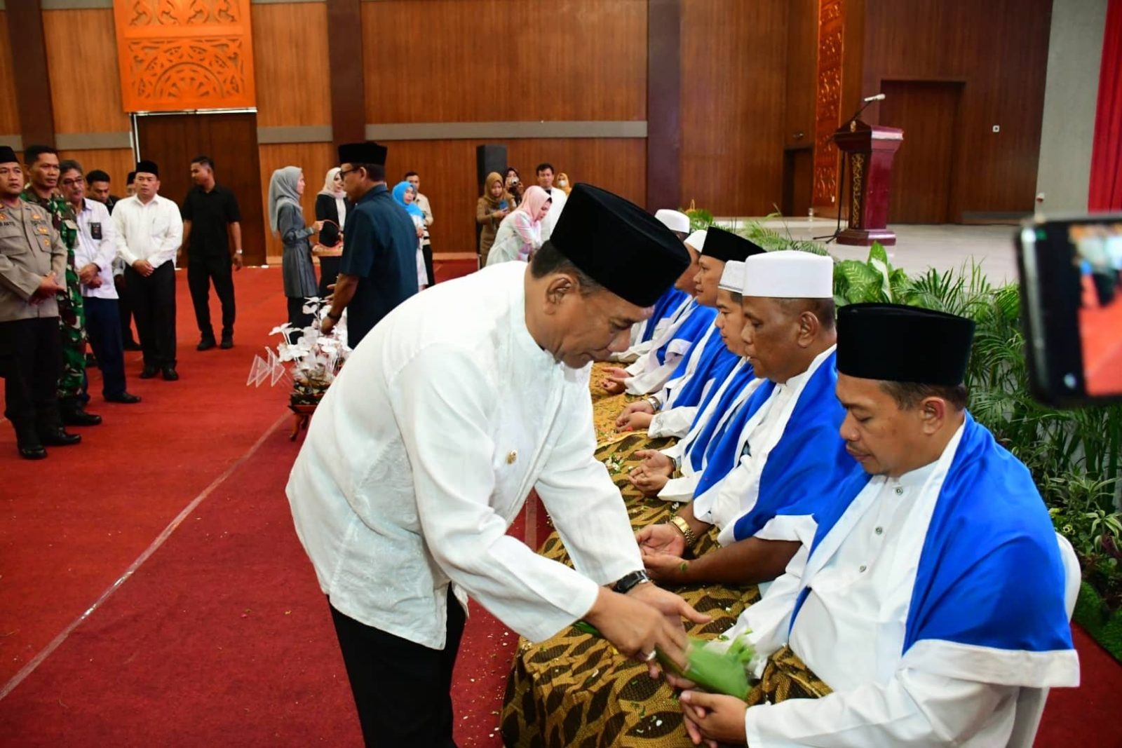 Bupati Tepung Tawari 750 Jemaah Calon Haji Deli Serdang