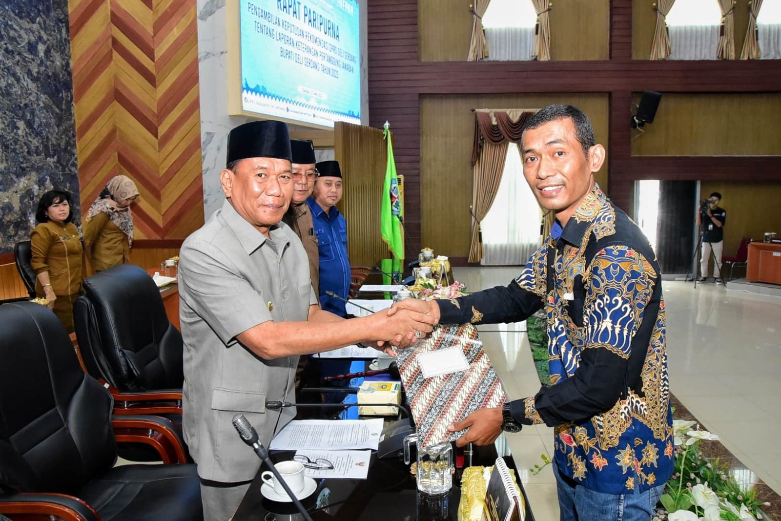 Pansus DPRD Deli Serdang Serahkan Rekomendasi LKPj TA 2022 pada Bupati