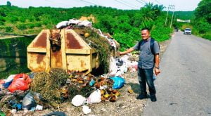 Warga Sekelondang Keluhkan Tong Sampah DLHK Yang Bau Busuk