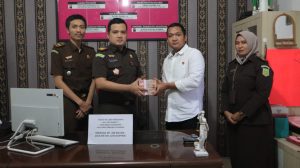Kejari Labuhan Batu Terima Pengembalian Kerugian Keuangan Negara Rp200 Juta dari Perkara Korupsi Pengadaan Perabot DAK TA 2021