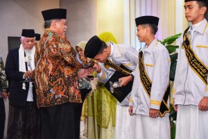 Wabup DS Hadiri Wisuda 153 Santri Islam Al Azhar Asy-Syarif Sumatera Utara
