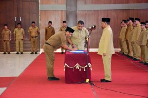 Bupati DS Lantik 390 Pejabat Administrator, Pengawas dan Fungsional