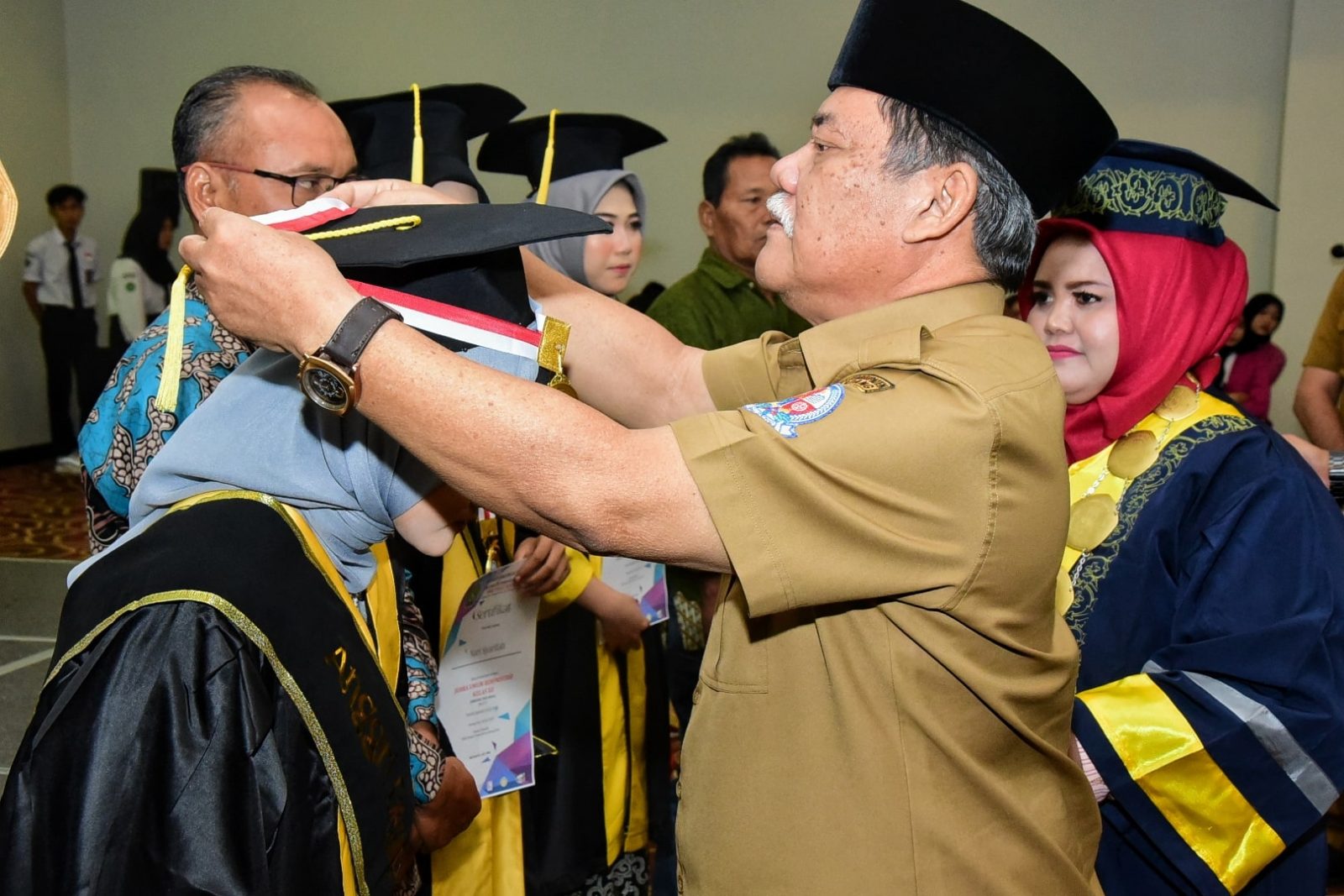 Wabup Deli Serdang Mewisuda 138 Siswa SMK Tunas Karya
