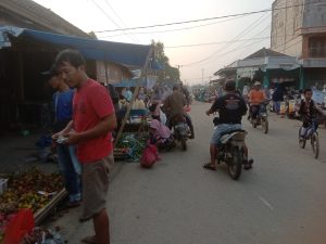 Suasana Semarak di Pasar Pagi Margomulyo