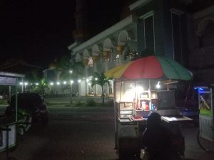 UMKM Hiasi Ar-Royan Masjid Islamic Center Pesawaran