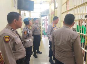 Tingkatkan Kewaspadaan Kapolres Tanah Karo Sidak Rumah Tahanan Polisi