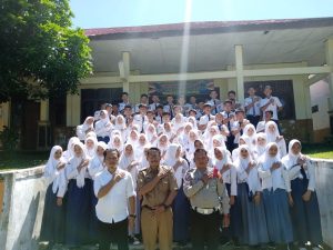 Sat Resnarkoba Polres Pesisir Barat Gelar Sosialisasi Tentang Hidup Sehat Tanpa Narkoba di SMAN 1 Pesisir Utara