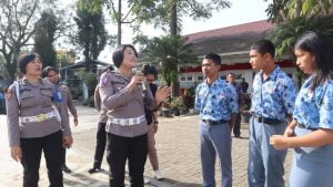 Sambut Hari Polwan Ke-75, Polwan Polres Tanah Karo Goes To School