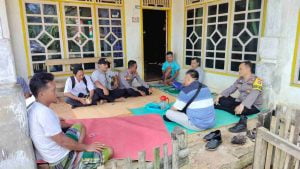 Polres Pesisir Barat Melaksanakan Kegiatan Jum’at Curhat Bersama Masyarakat Pekon Pagar Bukit