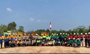 Para Karyawan dan Staf PT AOC Batubara Laksanakan Upacara Bendera HUT RI Ke 78