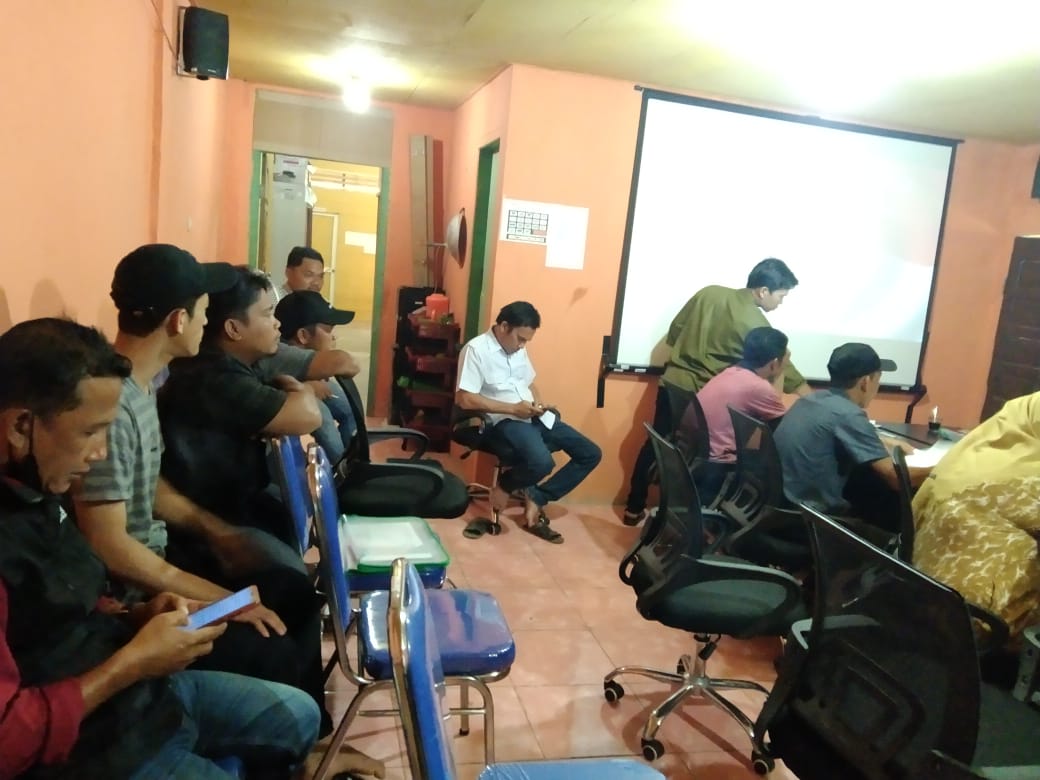 Komisioner Kecamatan Rundeng Berikan Penguatan Kinerja PKD Dalam Hal Pengawasan Pemilu