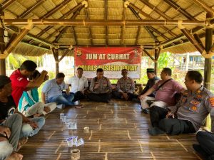 Wakapolres Pesisir Barat Memimpin Kegiatan Jumat Curhat