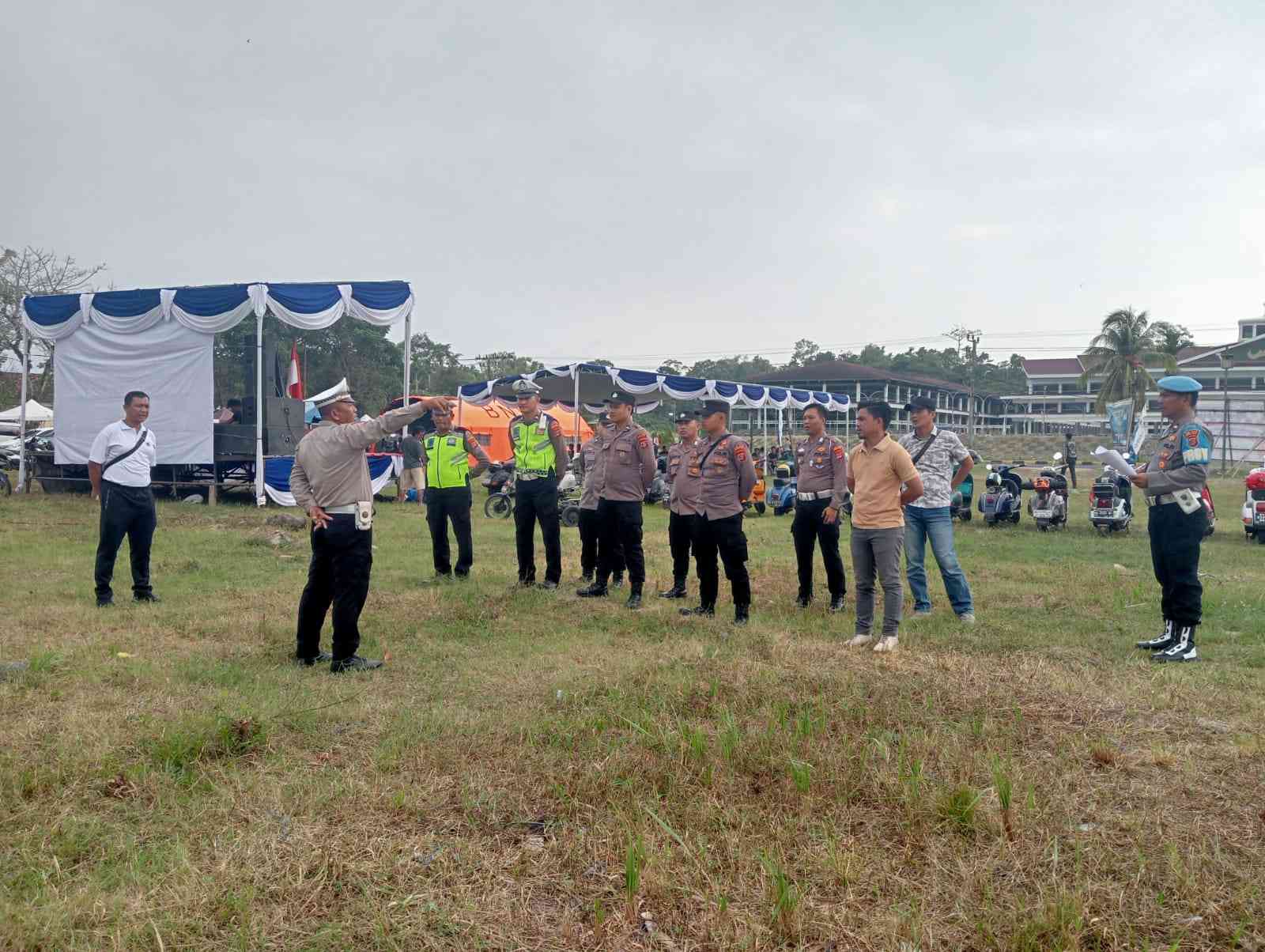 Polres Pesisir Barat Melakukan Pengamanan 24 Tahun Anniversary scooter Owner Group Chapter Lampung