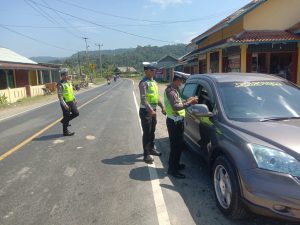 Sebanyak 27 Teguran dan 3 Tilang Manual di Hari ke – 8 Operasi Zebra Krakatau Polres Pesisir Barat