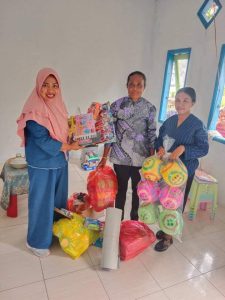 Pemo Nabheng Salurkan Tunjangan Perangkat, ATK PAUD dan Posyandu