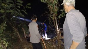 Polsek Pesisir Selatan Polres Pesisir Barat Merespon Cepat Adanya Kebakaran Lahan