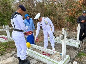 Lanal Tual Gelar Upacara Tabur Bunga Jelang HUT TNI-AL ke-78 Tahun 2023