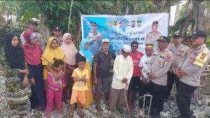 Polres Tual Salurkan Air Bersih Untuk Masyarakat di Kecamatan Kur Selatan