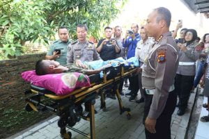 Polda Sumut Bawa Syadika Korban Tabrak Lari ke RS Bhayangkara Medan