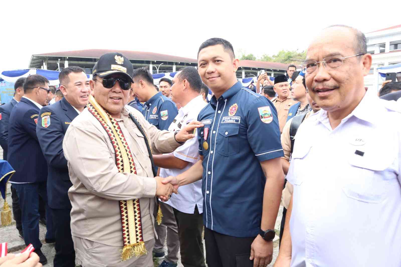 Kapolres Pesisir Barat Menerima Penyematan Penghargaan Satya Lencana Aditya Karya Mahatva Yodha Madya