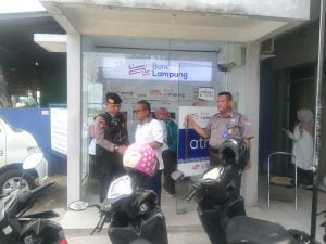 Beri Rasa Aman Kepada Nasabah Bank Personil, Sat Samapta Polres Pesisir Barat Lakukan Pengamanan