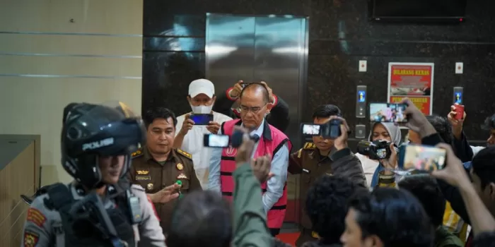 Kajati Sulsel Kembali Menetapkan dan Menahan Tersangka Baru Kasus Dugaan Korupsi di PT SI Cabang Makassar