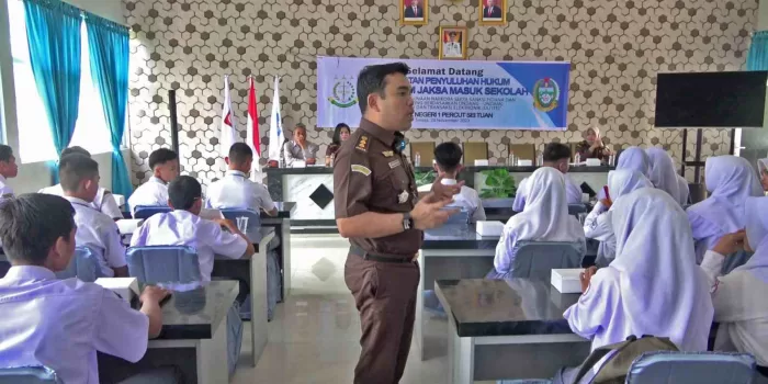 Luhkum di SMK N 1 Percut Sei Tuan, Jaksa Ajak Peserta Didik Bijak Menangkal Hoax dan Ujaran Kebencian