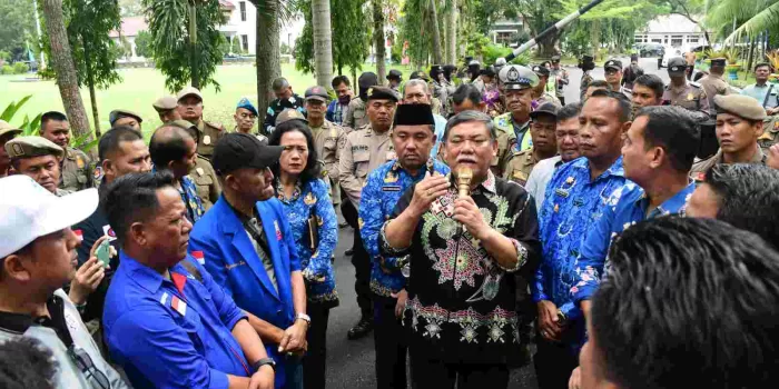 Aliansi Buruh Gelar Unjuk Rasa Minta Kenaikan Upah, Plt Bupati Deli Serdang Sampaikan Ini