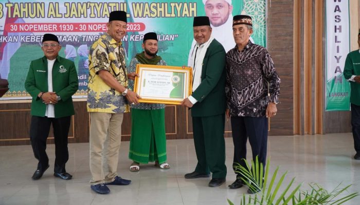 Puncak Milad ke-93 Al Jam’iyatul Wasliah, Syah Afandin Terima Tiga Penghargaan