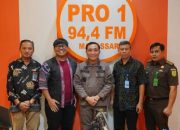 Kajati Sulsel Bahas “Kesiapan Kejati Sulsel Menghadapi Pemilu 2024” Pada Dialog Interaktif Program Jaksa Menyapa di Studio RRI PRO 94,4 FM Makassar
