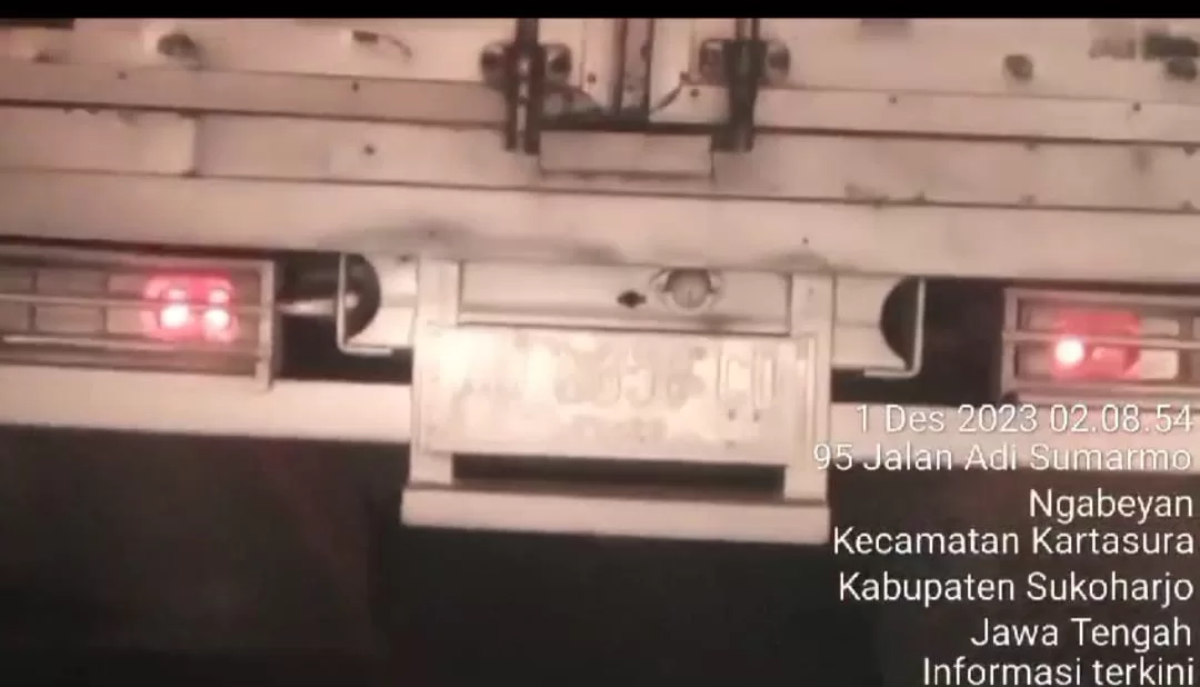 Truk Box Yang Mencoba Mencelakai 4 Wartawan Semarang (ket/foto)