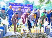 Polres Tual Musnahkan 5000 Liter Miras Ilegal Jenis Sopi