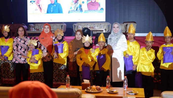 Seminar Parenting, Pendidikan Terbaik Dimulai dari Keluarga