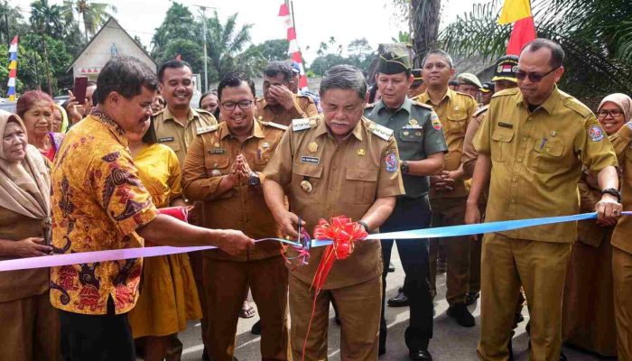 Bupati Resmikan Jalan Namorube Julu