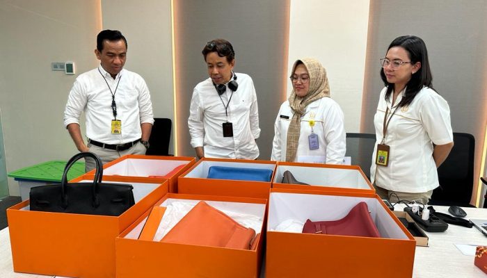 Kejagung Lelang 6 Tas Mewah Milik Istri Benny Tjokrosaputro