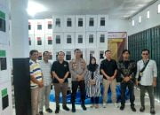 Polres Pesisir Barat Lakukan Pengamanan Pendistribusian Logistik Pemilu 2024 di Gudang Logistik KPU