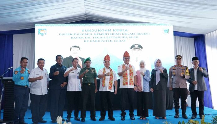 Permudah Layanan Adminduk, Pemkab Lahat Launching Nomor Pengaduan Untuk Masyarakat
