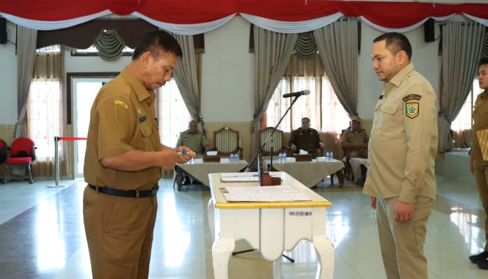 Bupati Pakpak Bharat Lantik 18 Pejabat Fungsional