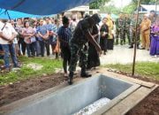 Dandim 1503 Tual Hadiri Pemakaman Istri Dari Serda Gerald Tanlain