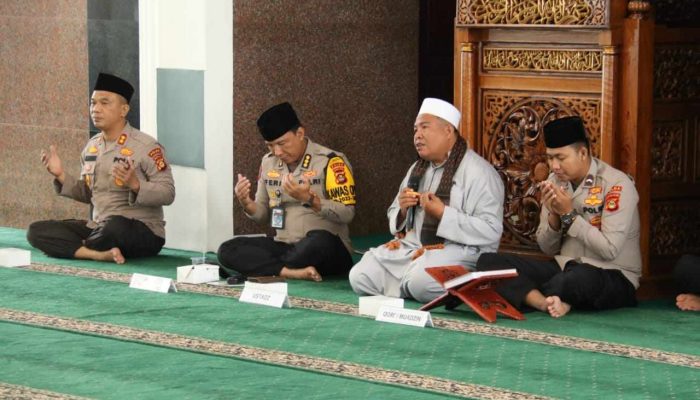 Polda Sumsel Peringati Hari Isra Mi’raj 1445 H di Masjid Assa’adah Mapolda Sumsel