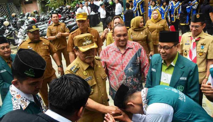 Bupati DS: Tuntutlah Ilmu Setinggi-Tingginya!