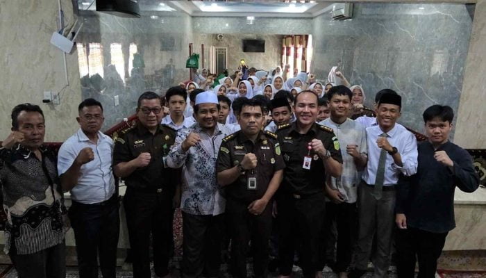 Jaksa Masuk Pesantren Ajak Santi dan Santriwati Jauhi Narkoba, Radikalisme dan Terorisme