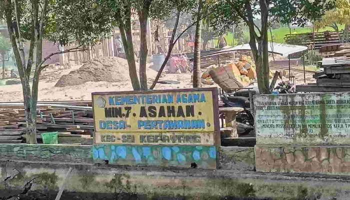 PT Uno Tanoh Seuramo Diduga Memperkerjakan Anak Dibawah Umur di Proyek MIN 7 Asahan