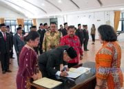 Bupati Lantik Pejabat Administrator dan Pengawas di Lingkungan Pemkab Karo