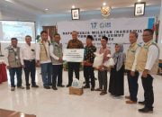 Wabup Pakpak Bharat Menerima Bantuan Sosial Keagamaan