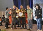 Bupati Pakpak Bharat Terima Penghargaan Dari DJP Sumut II