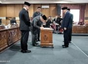 Ketua DPRD OKU Lantik H. Yusirwan Sebagai PAW
