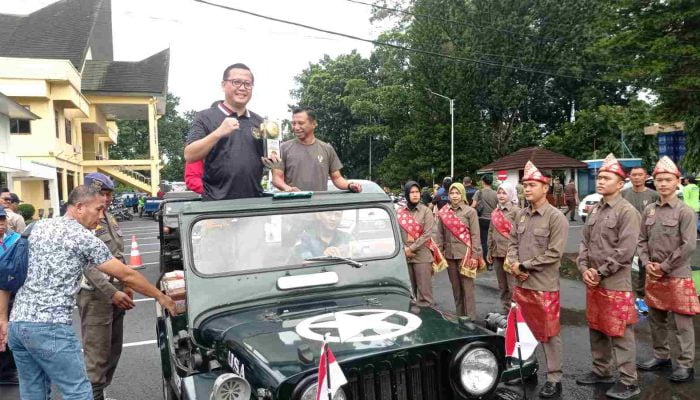 PJ Bupati Lahat Bersama DLH Merayakan Kemenangan Penghargaan Piala Adipura Yang ke 10